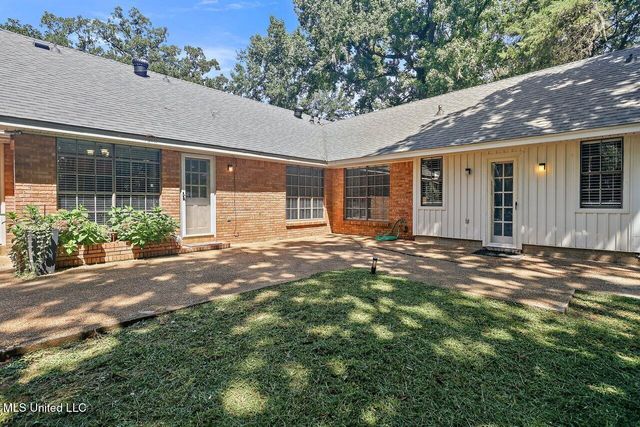 420 Trailwood Drive, Clinton, MS 39056