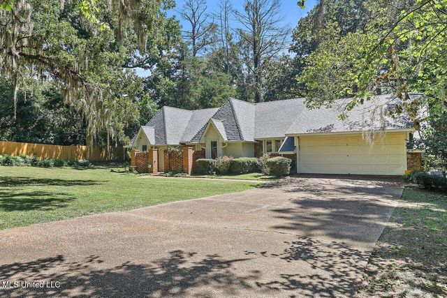 420 Trailwood Drive, Clinton, MS 39056