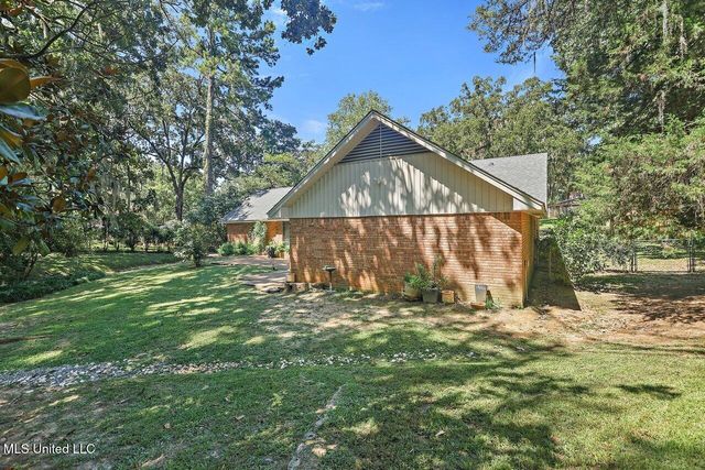 420 Trailwood Drive, Clinton, MS 39056