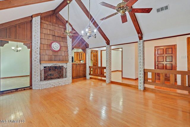 420 Trailwood Drive, Clinton, MS 39056