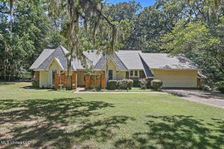 420 Trailwood Drive, Clinton, MS 39056