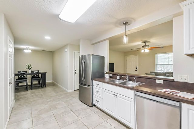 1799 League Line Road 6, Conroe, TX 77304