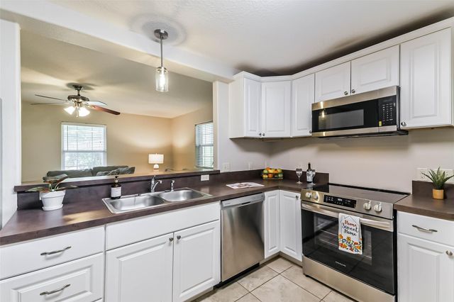 1799 League Line Road 6, Conroe, TX 77304
