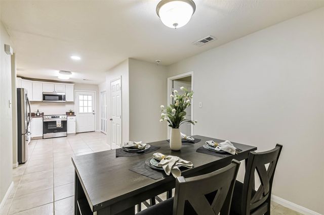 1799 League Line Road 6, Conroe, TX 77304