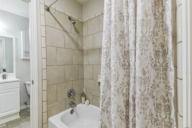 1799 League Line Road 6, Conroe, TX 77304