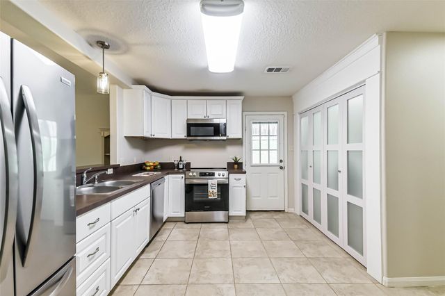 1799 League Line Road 6, Conroe, TX 77304