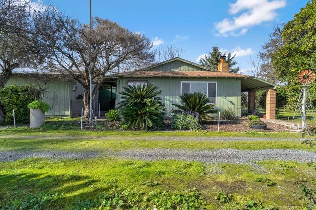 9023 Ave 404, Dinuba, CA 93618