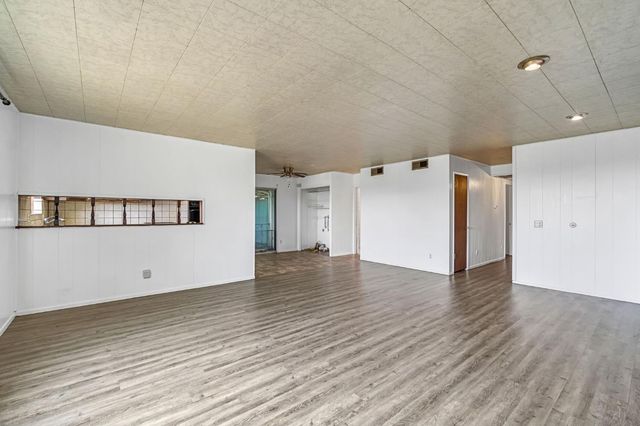 9023 Ave 404, Dinuba, CA 93618