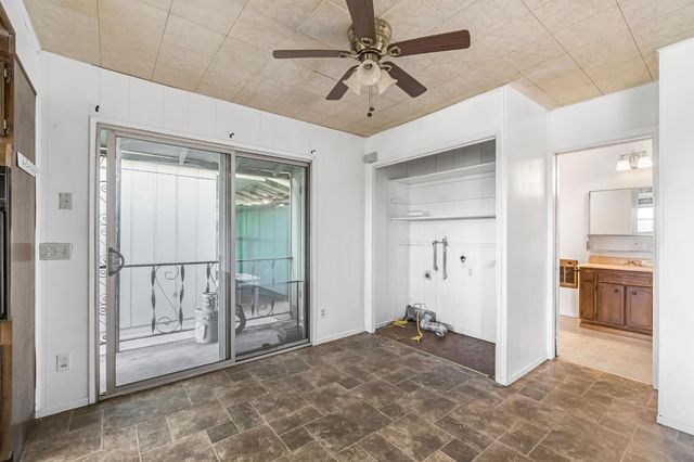 9023 Ave 404, Dinuba, CA 93618