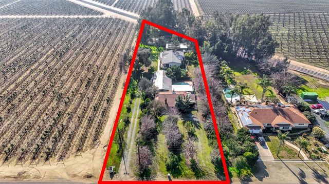 9023 Ave 404, Dinuba, CA 93618