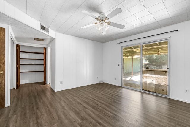 9023 Ave 404, Dinuba, CA 93618