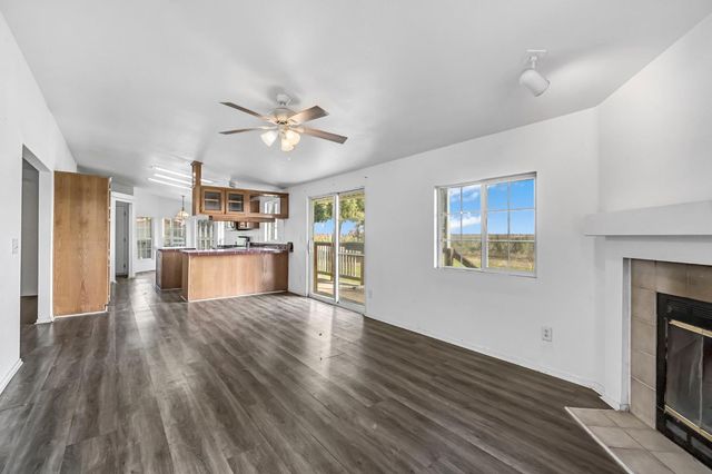 9023 Ave 404, Dinuba, CA 93618