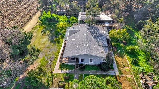 9023 Ave 404, Dinuba, CA 93618