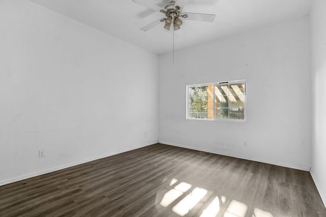 9023 Ave 404, Dinuba, CA 93618