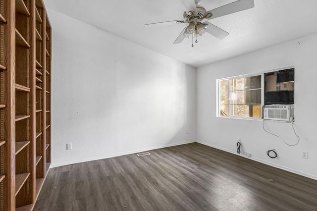 9023 Ave 404, Dinuba, CA 93618