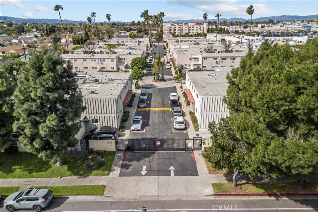 7137 Coldwater Canyon Avenue 10, North Hollywood, CA 91605