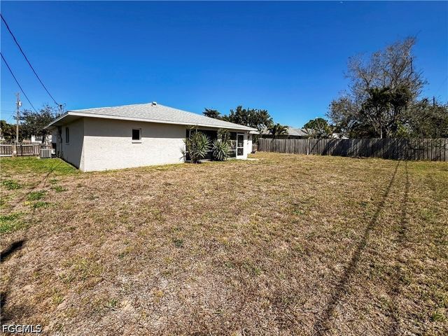 208 SE 17th ST, Cape Coral, FL 33990
