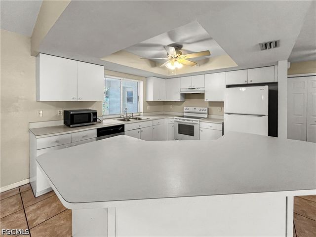 208 SE 17th ST, Cape Coral, FL 33990
