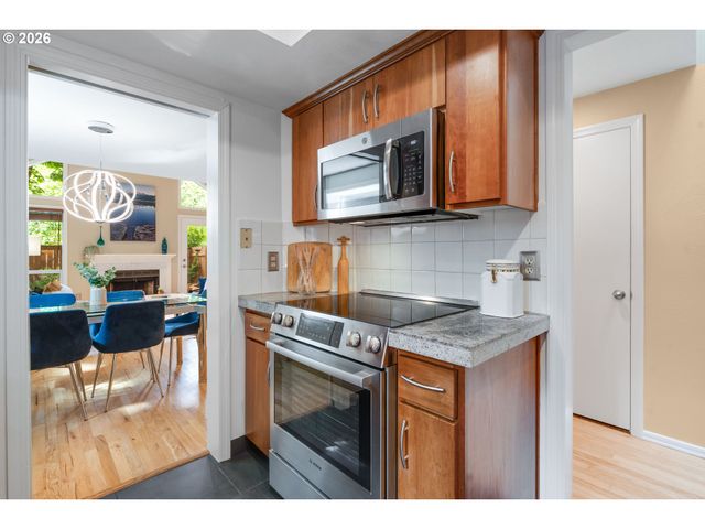 2727 Nw UPSHUR St, Portland, OR 97210