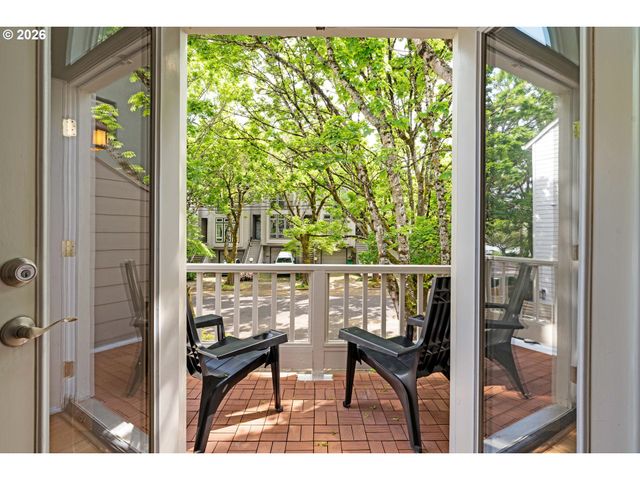 2727 Nw UPSHUR St, Portland, OR 97210