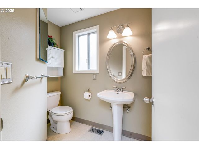 2727 Nw UPSHUR St, Portland, OR 97210