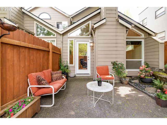 2727 Nw UPSHUR St, Portland, OR 97210