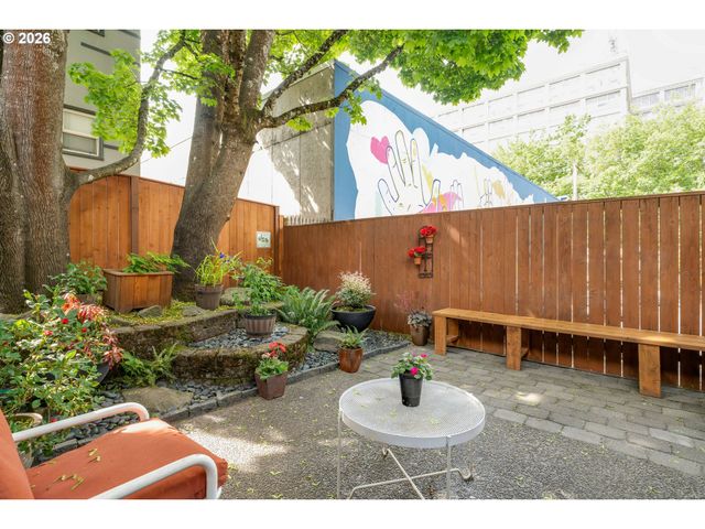 2727 Nw UPSHUR St, Portland, OR 97210