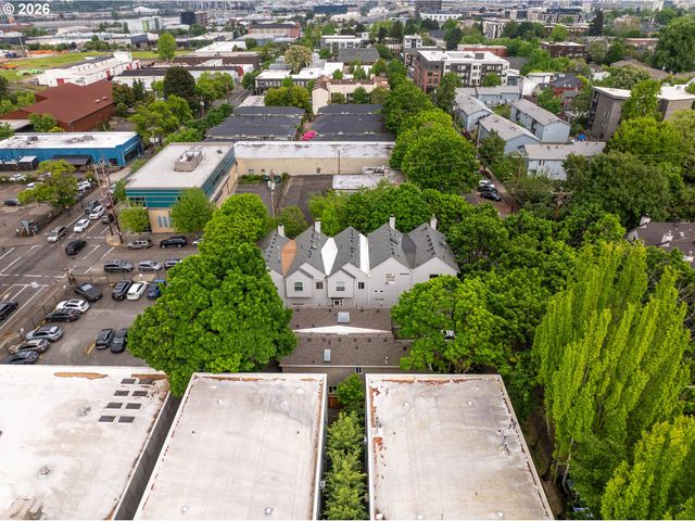 2727 Nw UPSHUR St, Portland, OR 97210