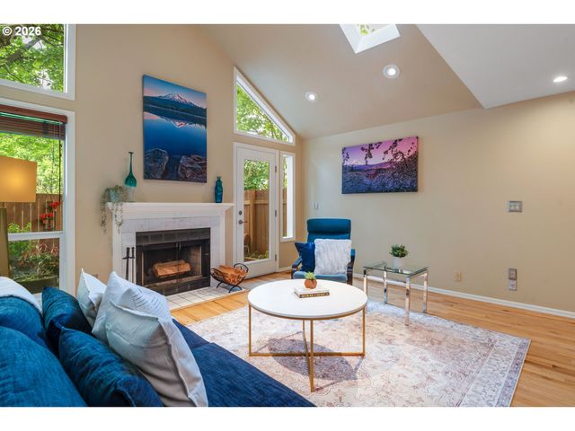 2727 Nw UPSHUR St, Portland, OR 97210