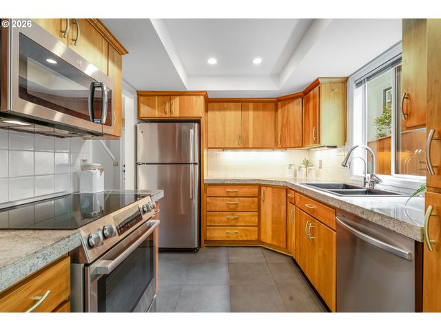 2727 Nw UPSHUR St, Portland, OR 97210