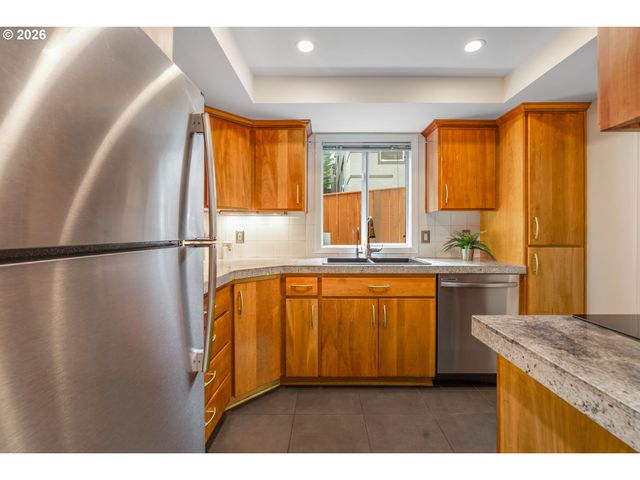 2727 Nw UPSHUR St, Portland, OR 97210