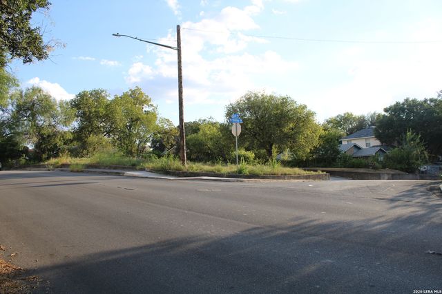 2330 MCKINLEY AVE, San Antonio, TX 78210