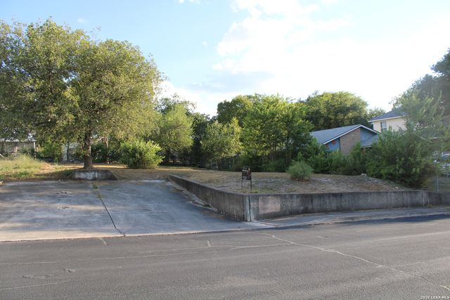2330 MCKINLEY AVE, San Antonio, TX 78210