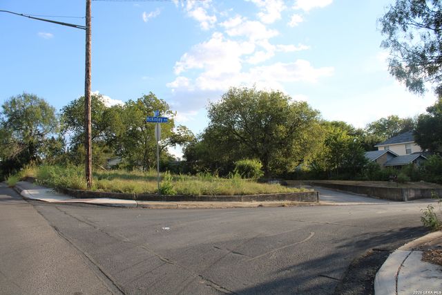 2330 MCKINLEY AVE, San Antonio, TX 78210