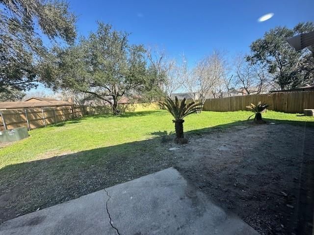 8518 Blossom Bell Lane, Houston, TX 77489