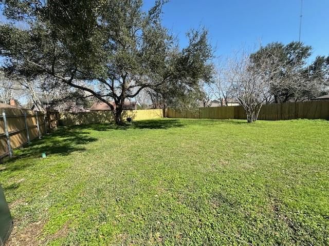 8518 Blossom Bell Lane, Houston, TX 77489