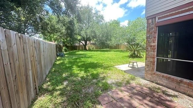 8518 Blossom Bell Lane, Houston, TX 77489