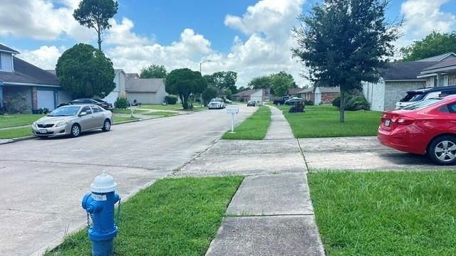 8518 Blossom Bell Lane, Houston, TX 77489