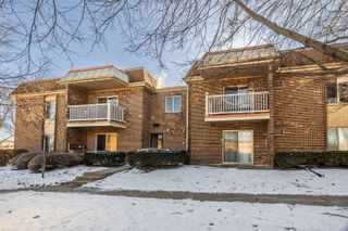 902 W Alleghany Drive 2A, Arlington Heights, IL 60004
