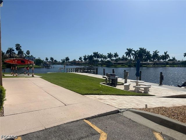 4260 SE 20th PL 205, Cape Coral, FL 33904