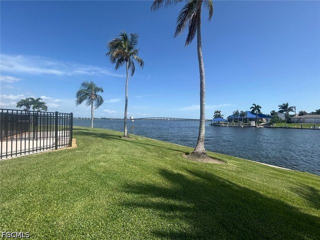 4260 SE 20th PL 205, Cape Coral, FL 33904