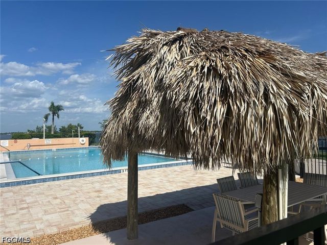 4260 SE 20th PL 205, Cape Coral, FL 33904