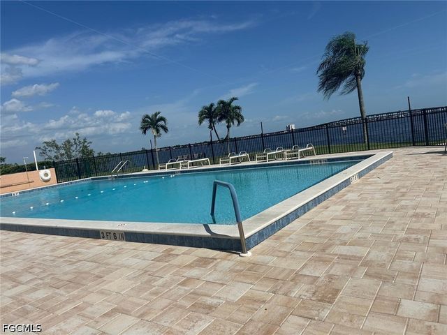 4260 SE 20th PL 205, Cape Coral, FL 33904