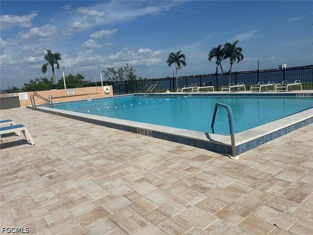 4260 SE 20th PL 205, Cape Coral, FL 33904