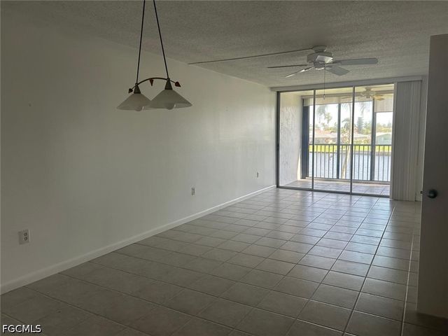 4260 SE 20th PL 205, Cape Coral, FL 33904