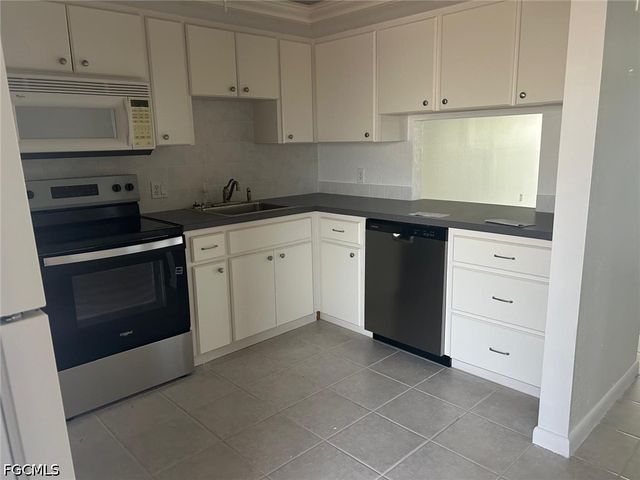 4260 SE 20th PL 205, Cape Coral, FL 33904