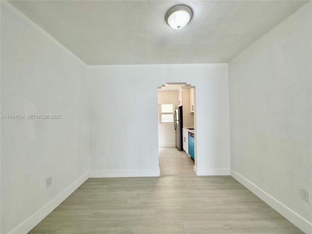 955 Bay Dr 1, Miami Beach, FL 33141