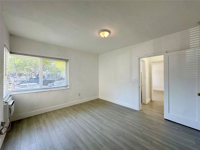 955 Bay Dr 1, Miami Beach, FL 33141