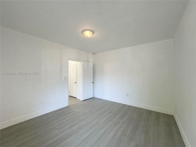 955 Bay Dr 1, Miami Beach, FL 33141