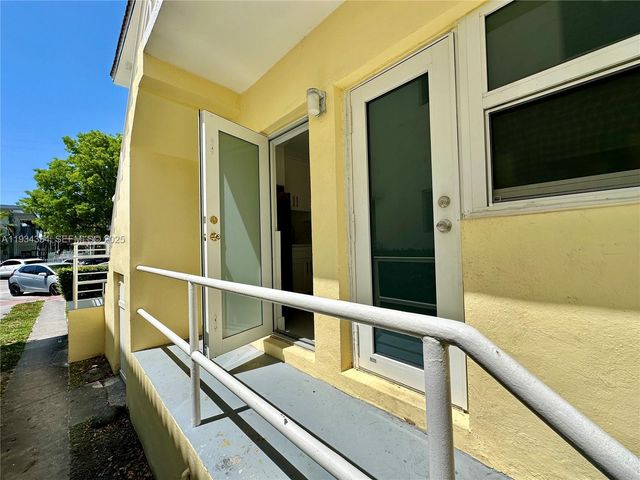 955 Bay Dr 1, Miami Beach, FL 33141